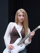 ��С��  DEAR MY MUSE ǩ�ۻ�[10P]